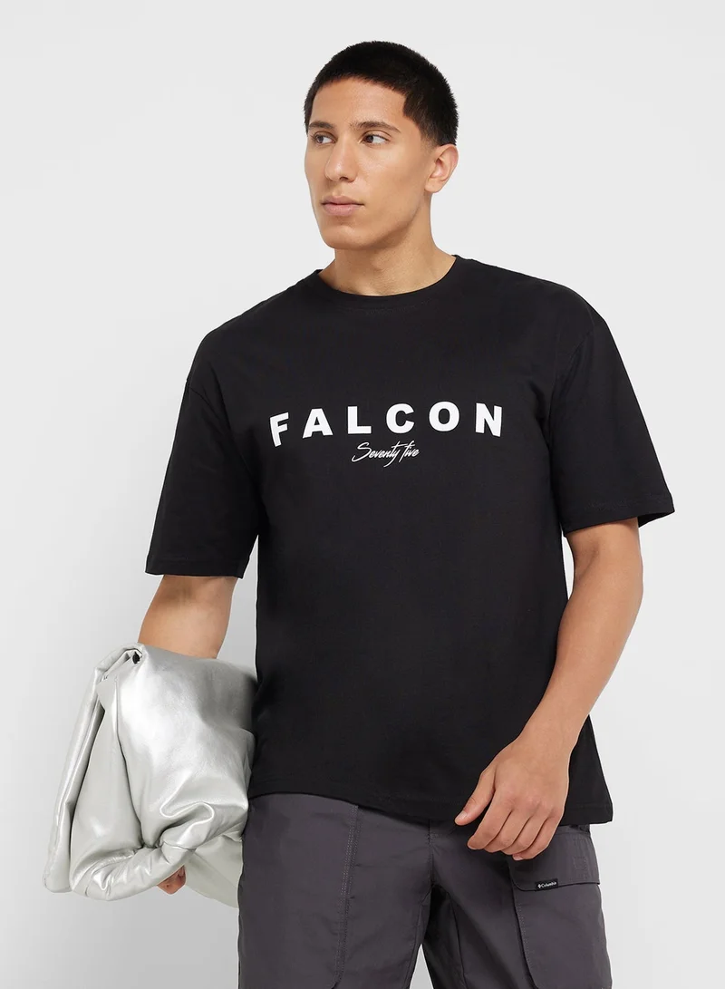 سفنتي فايف تيشيرت بطباعة جرافيك مقاس كبير